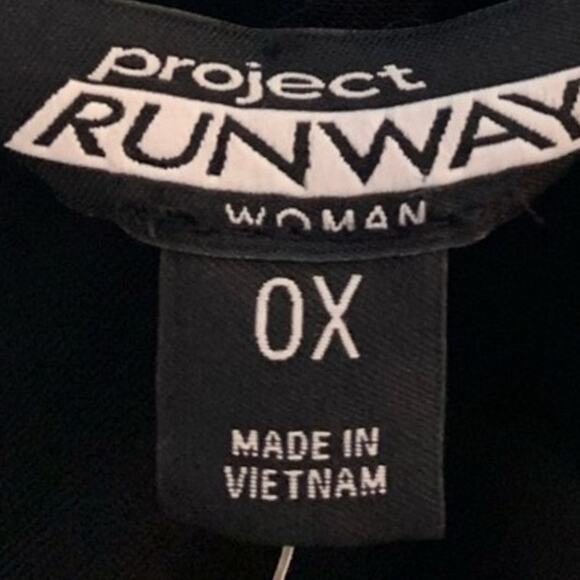 Project Runway Black White Trim Sporty V Neck Romper Women's Size 0X Plus - Picture 10 of 11